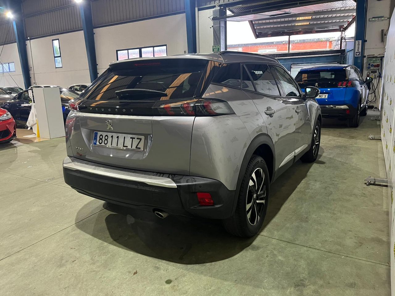 Peugeot 2008 Allure BlueHDI 130 S&S EAT8 - Foto 8