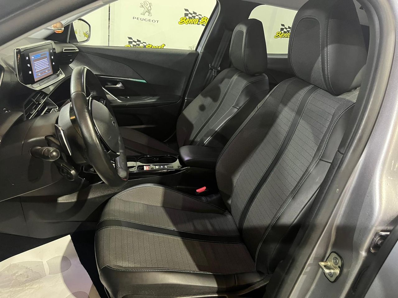 Peugeot 2008 Allure BlueHDI 130 S&S EAT8 - Foto 9
