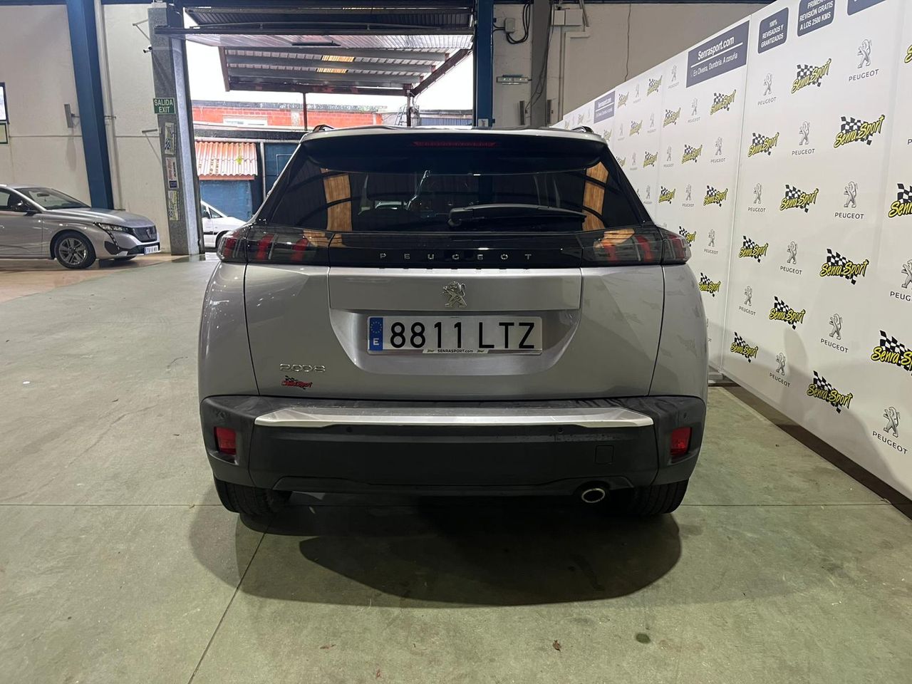 Peugeot 2008 Allure BlueHDI 130 S&S EAT8 - Foto 5