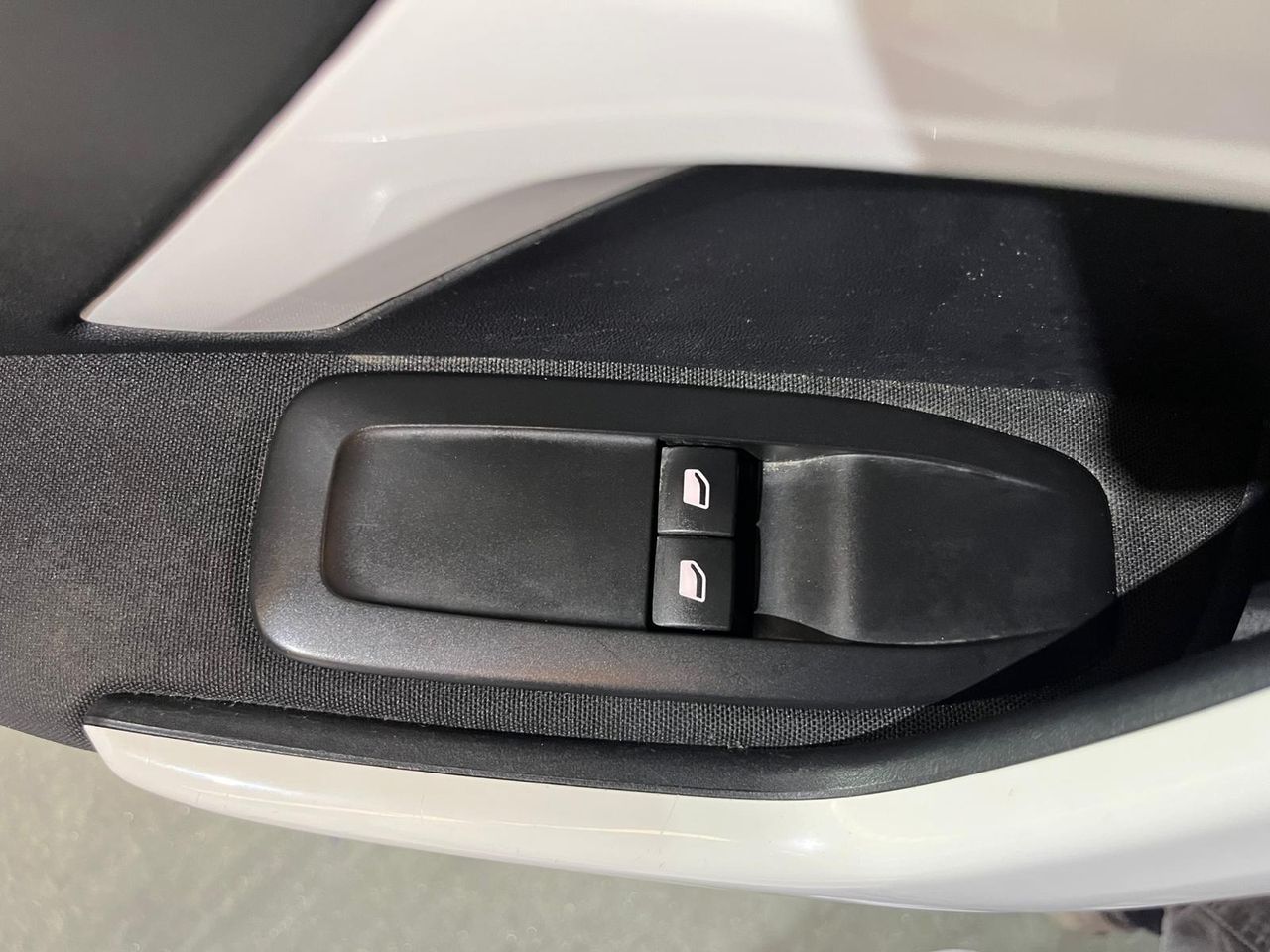 Peugeot 208 5P LIKE 1.6 BlueHDi 55KW (75CV) - Foto 15