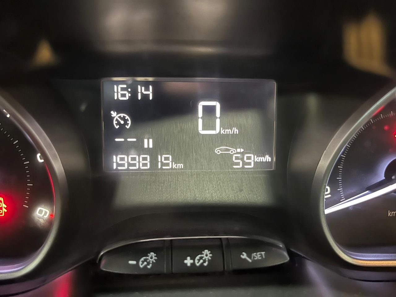 Peugeot 208 5P LIKE 1.6 BlueHDi 55KW (75CV) - Foto 17