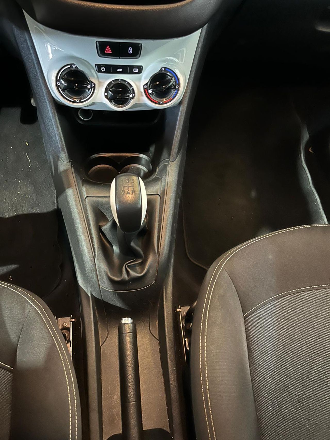 Peugeot 208 5P LIKE 1.6 BlueHDi 55KW (75CV) - Foto 16