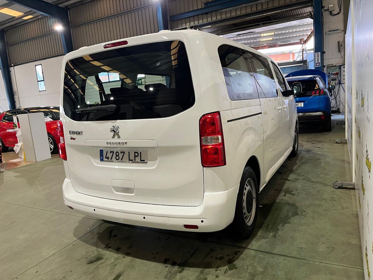 Peugeot Expert COMBI 9 STANDAR 2.0 HDI 145CV - Foto 10