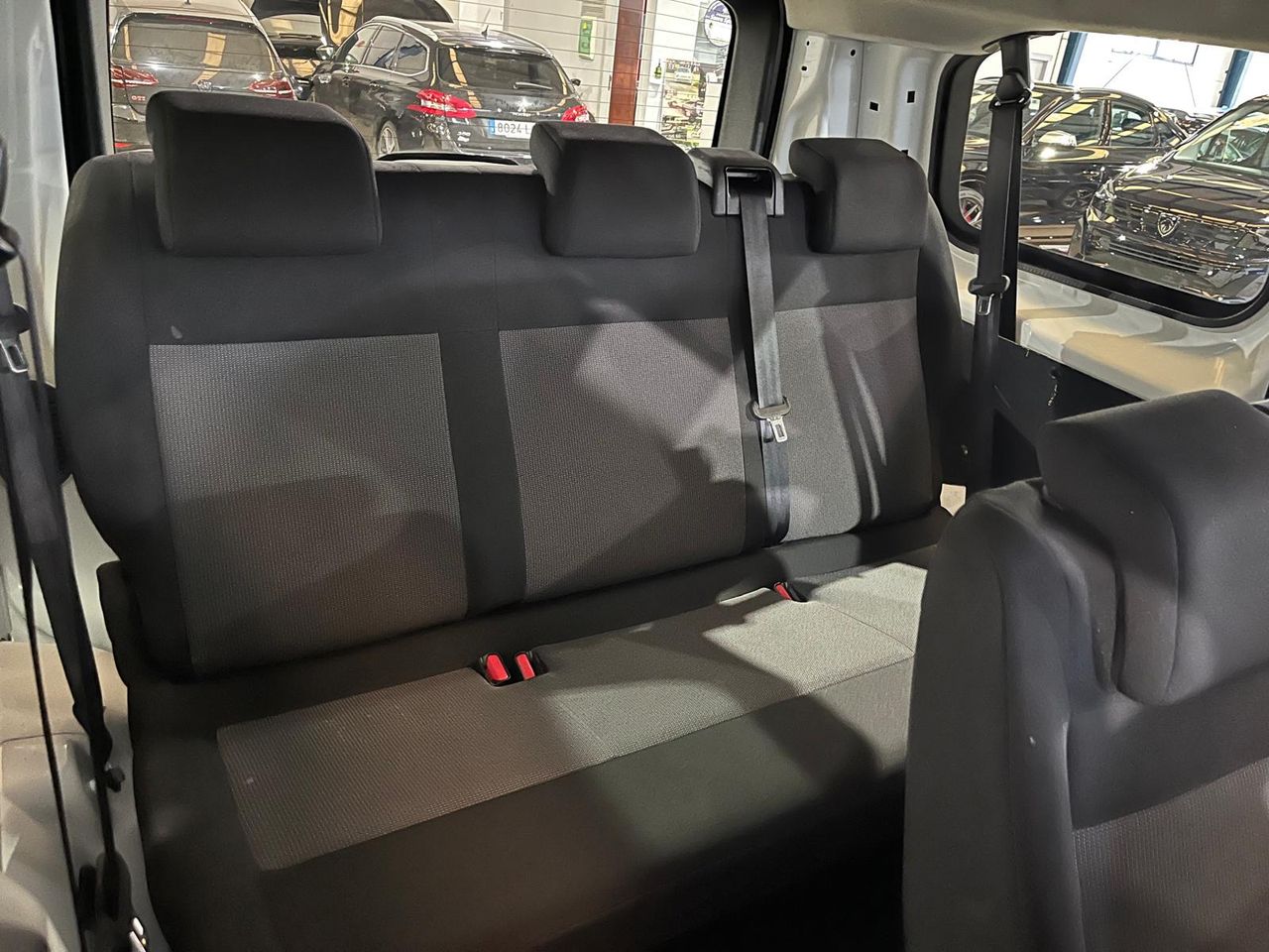 Peugeot Expert COMBI 9 STANDAR 2.0 HDI 145CV - Foto 16