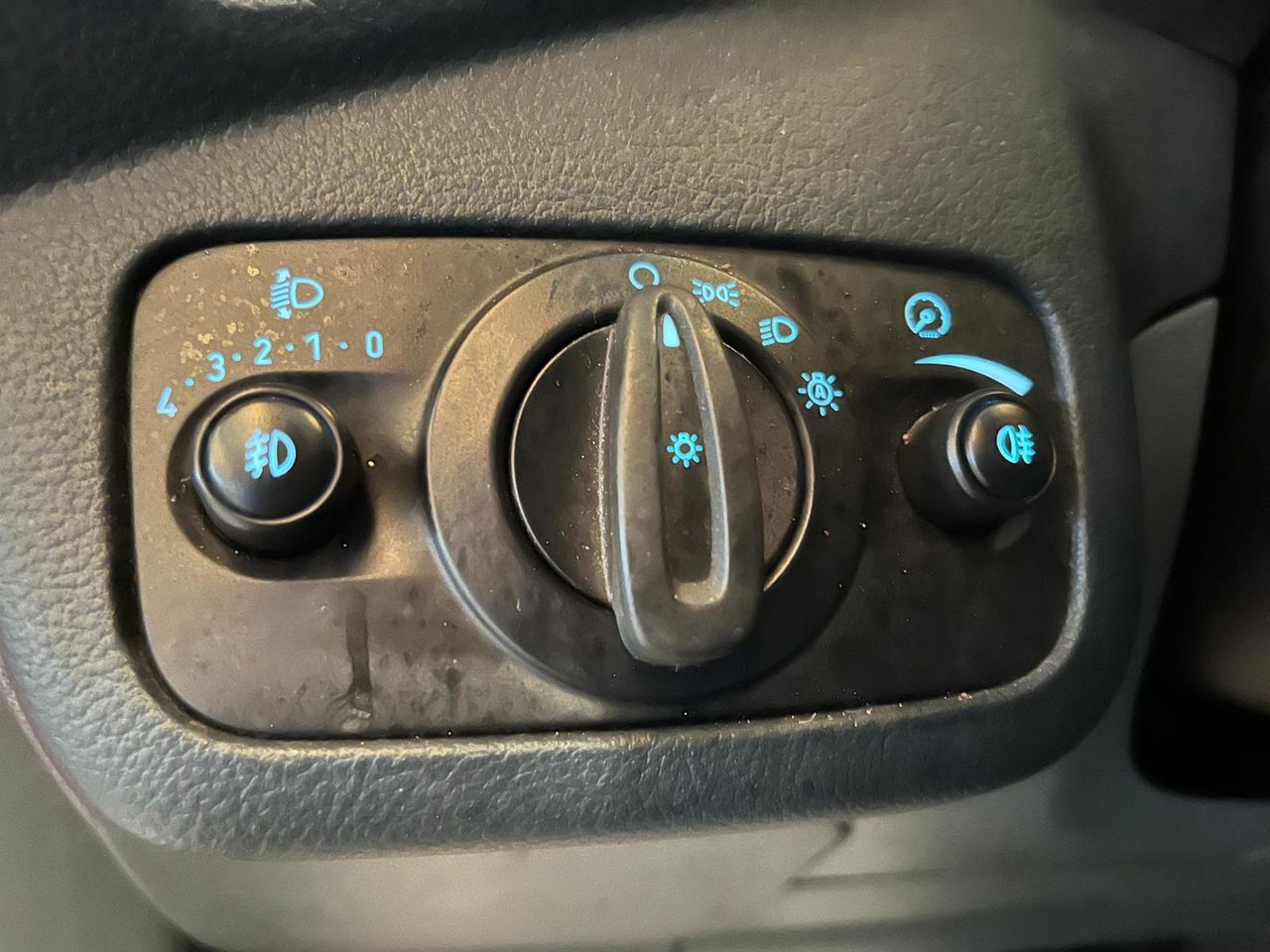 Ford C Max 1.6 TDCi 115 Trend - Foto 17