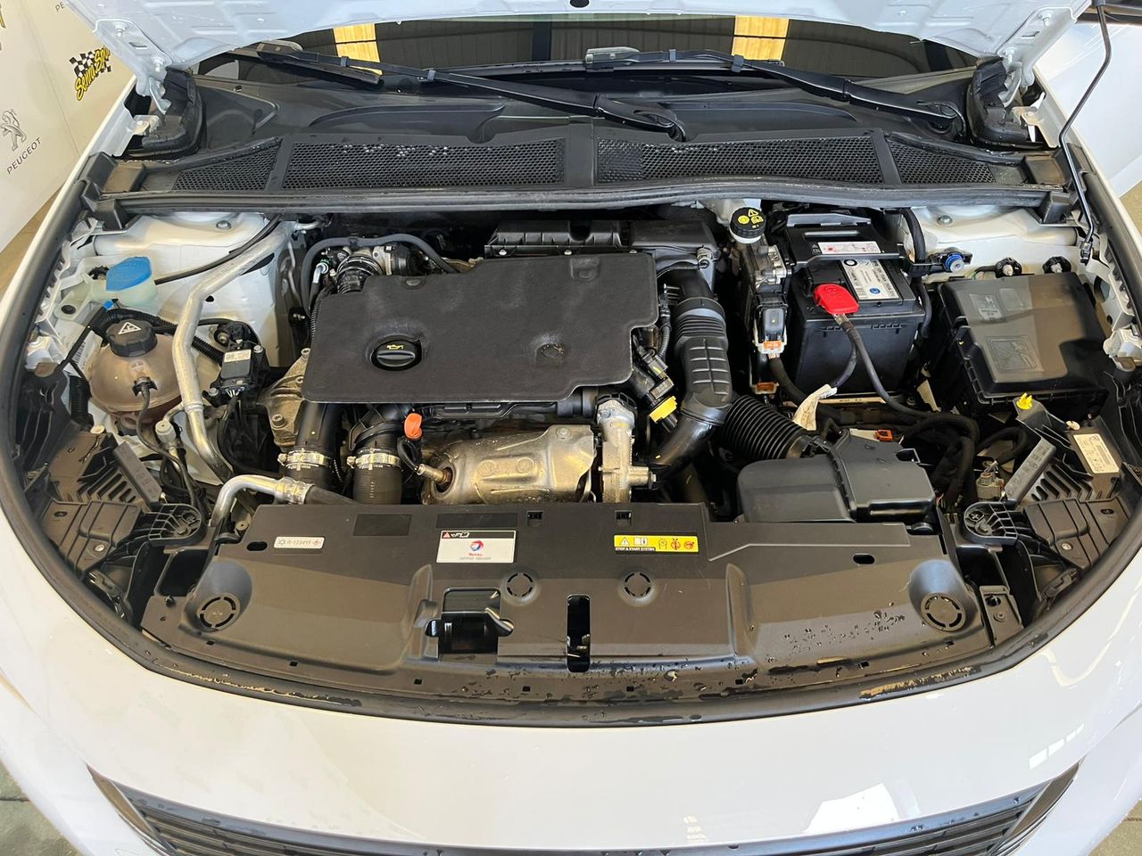 Peugeot 308 5P Active Pack BlueHDi 130 S&S EAT8 - Foto 27