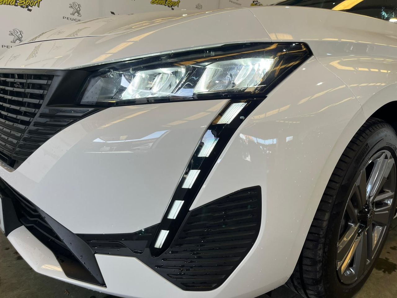 Peugeot 308 5P Active Pack BlueHDi 130 S&S EAT8 - Foto 24