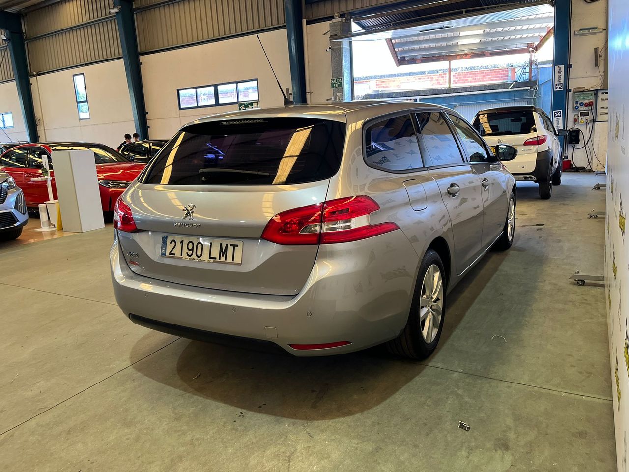 Peugeot 308 SW Active Pack BlueHDi 130 S&S EAT8 - Foto 8
