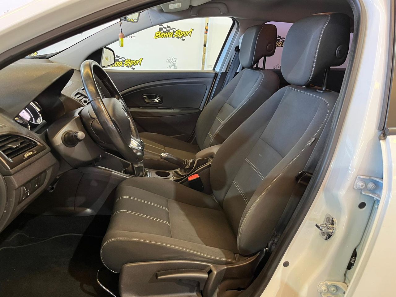 Renault Megane Sport Tourer Bose Energy dCi 110 S&S - Foto 12