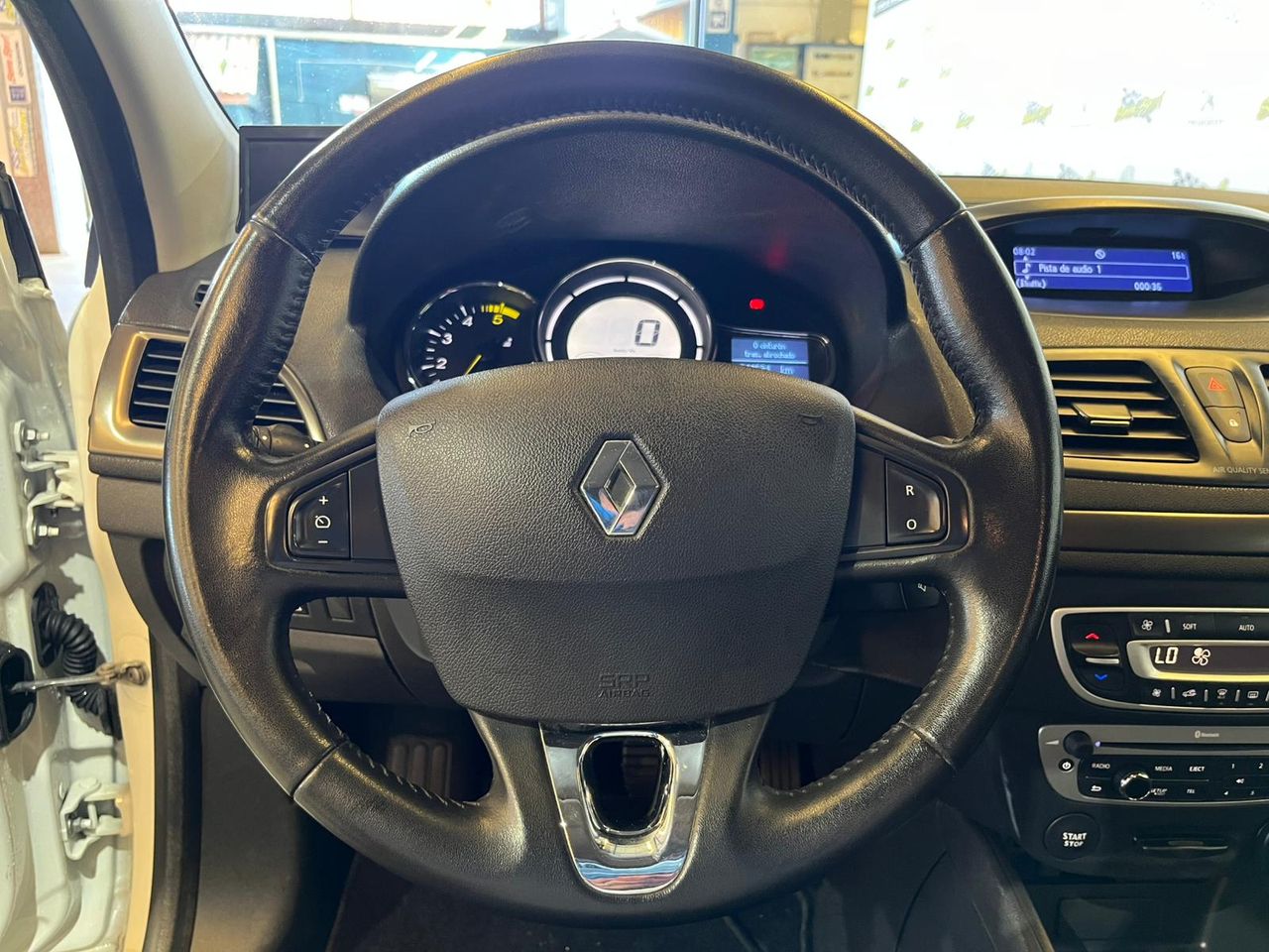 Renault Megane Sport Tourer Bose Energy dCi 110 S&S - Foto 17