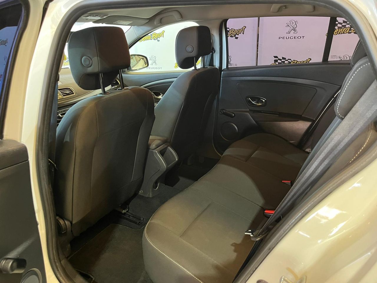 Renault Megane Sport Tourer Bose Energy dCi 110 S&S - Foto 10