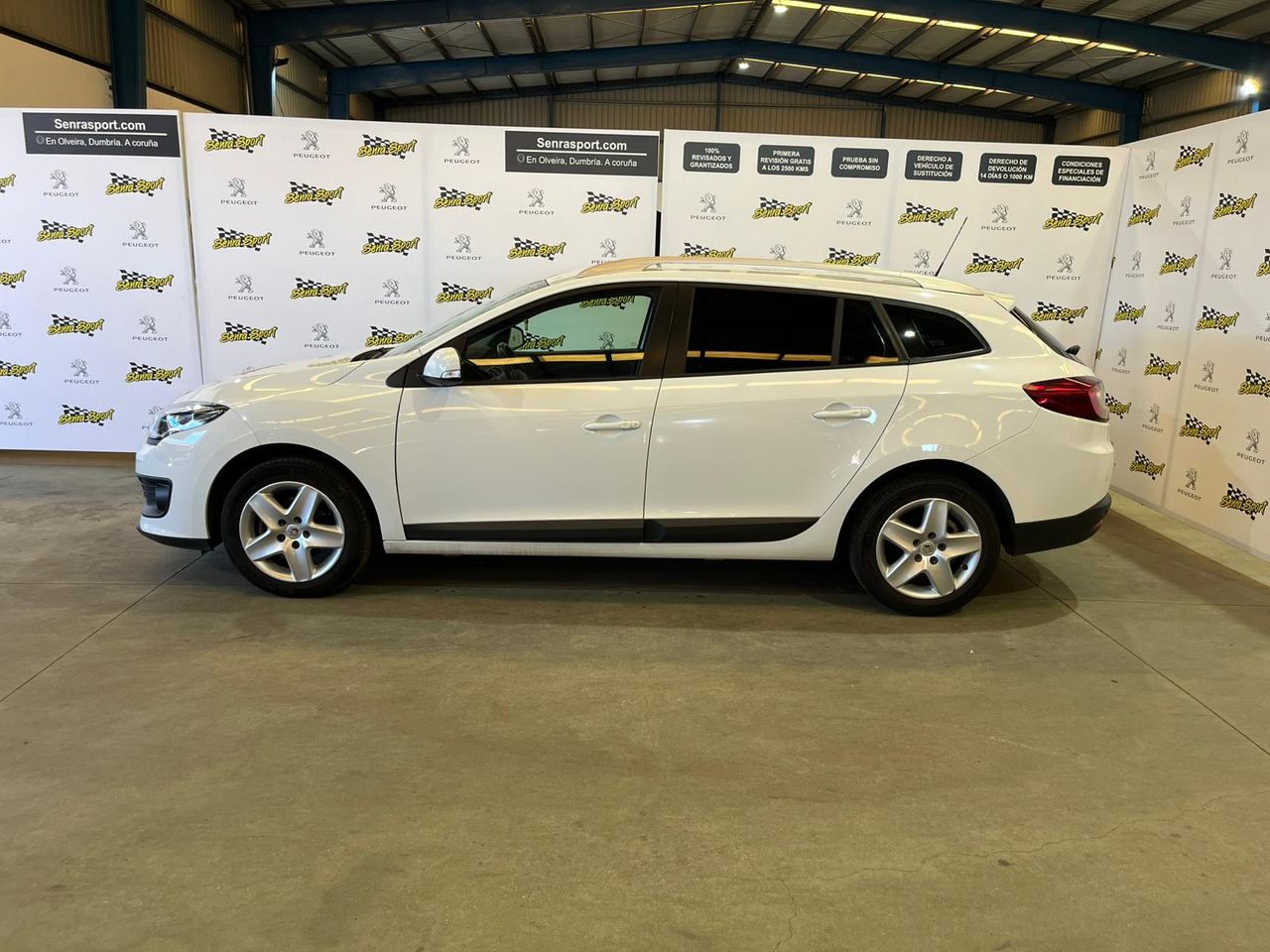 Renault Megane Sport Tourer Bose Energy dCi 110 S&S - Foto 4