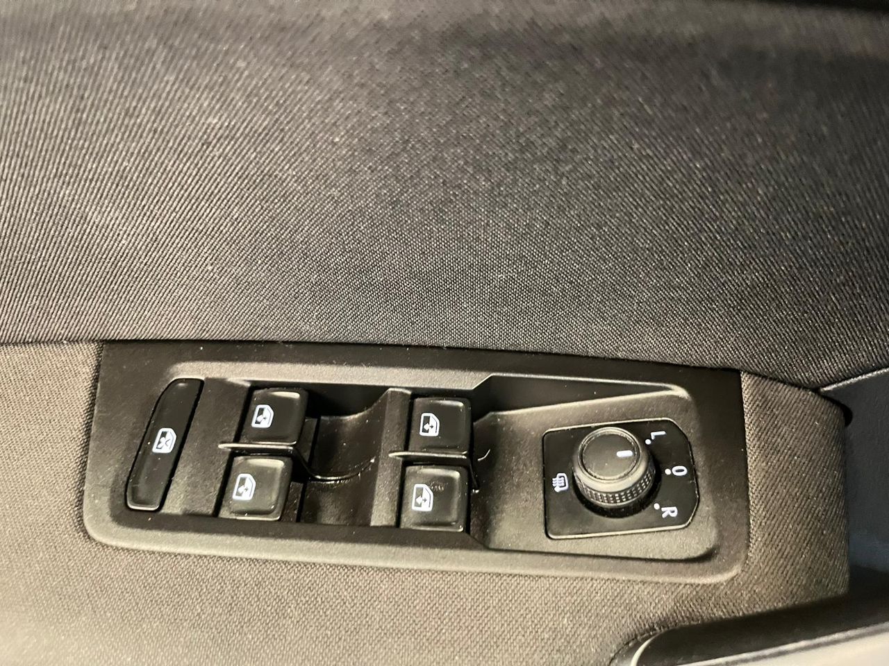 Volkswagen Touran Advance 2.0 TDI 110kW (150CV) DSG - Foto 21