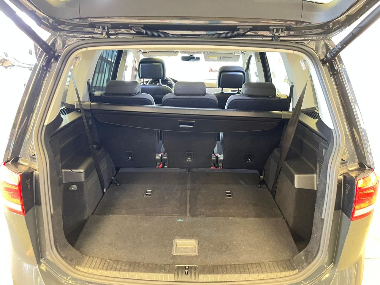 Volkswagen Touran Advance 2.0 TDI 110kW (150CV) DSG - Foto 22