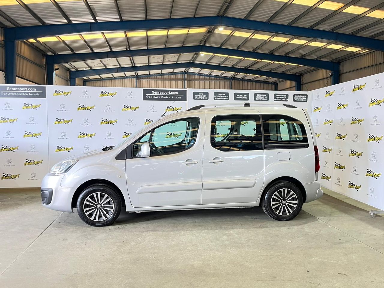 Peugeot Partner TEPEE Active 1.6 BlueHDi 100 - Foto 4