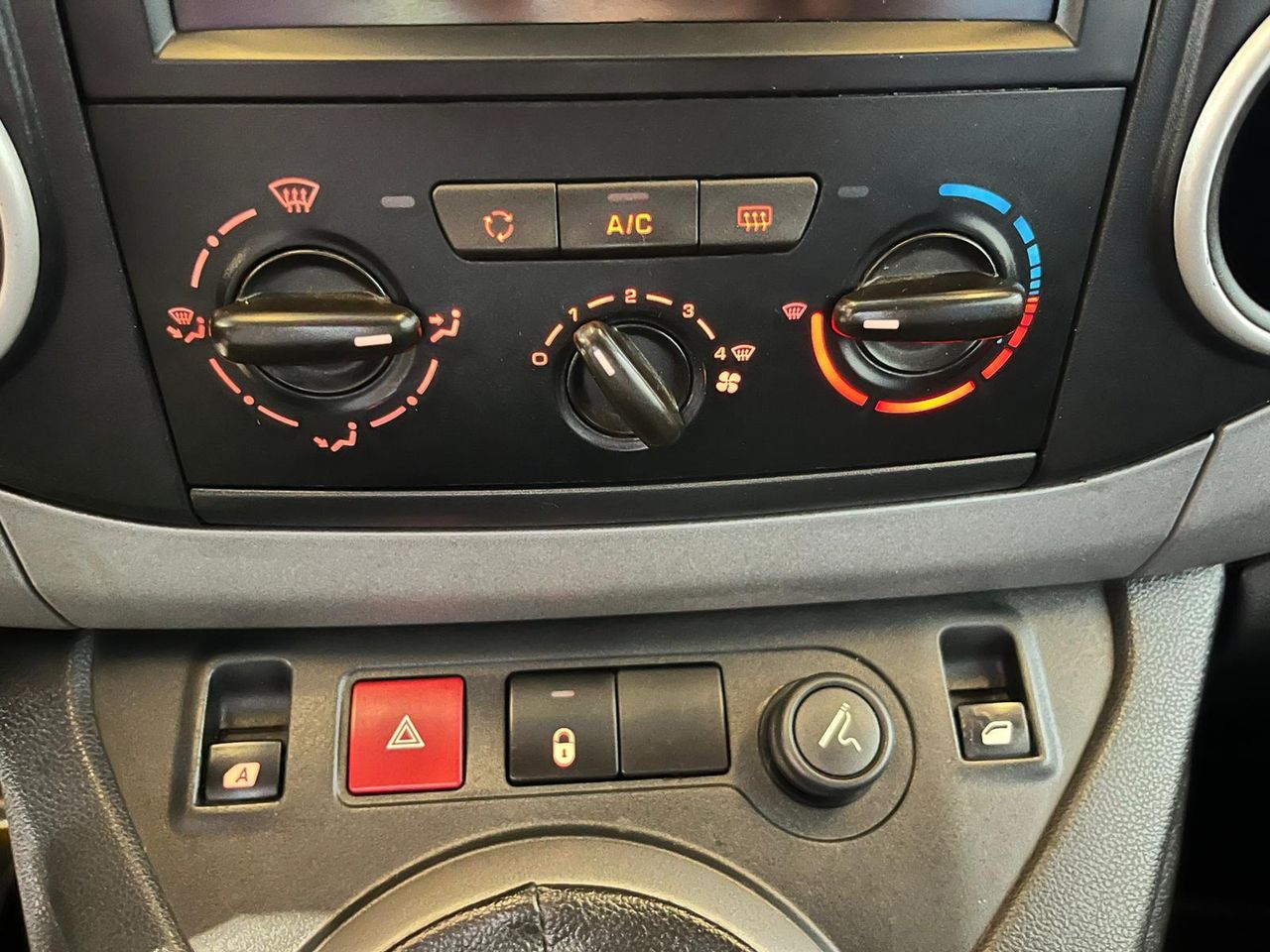 Peugeot Partner TEPEE Active 1.6 BlueHDi 100 - Foto 16