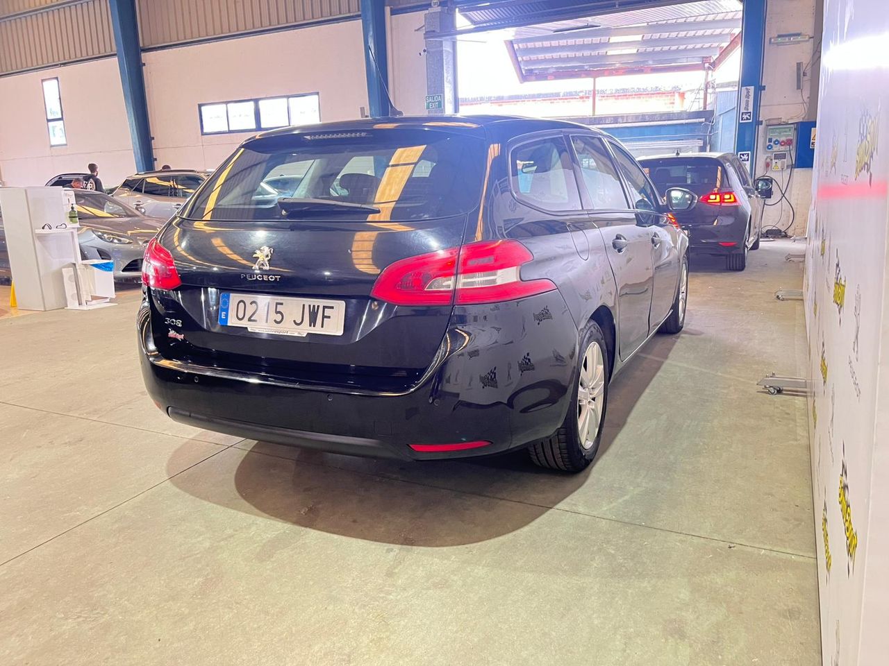 Peugeot 308 SW Active 1.6 BlueHDi 88KW (120CV) - Foto 8