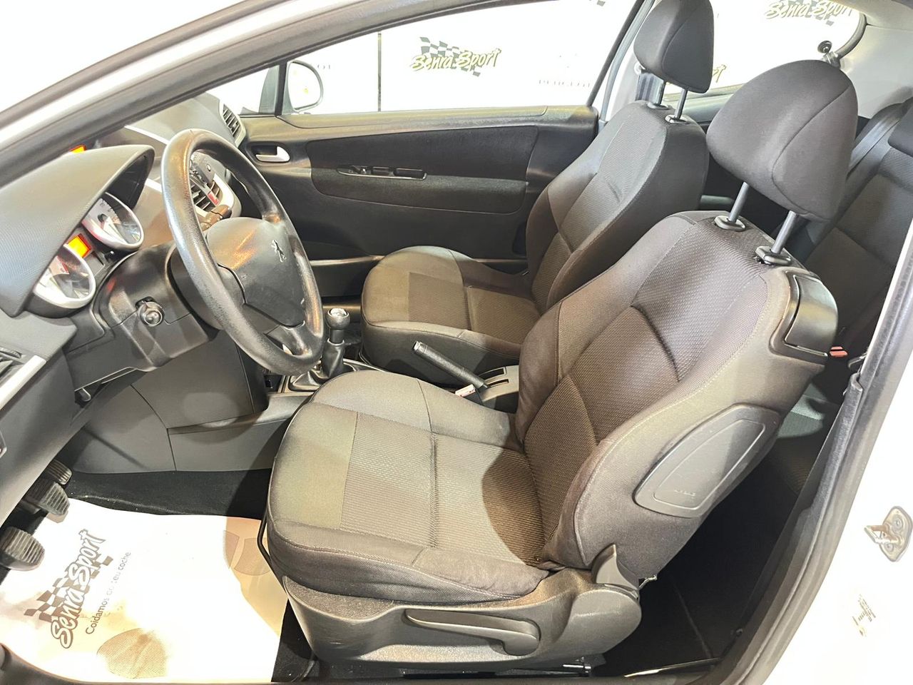 Peugeot 207 ACTIVE 1.6 HDI 92 FAP - Foto 9