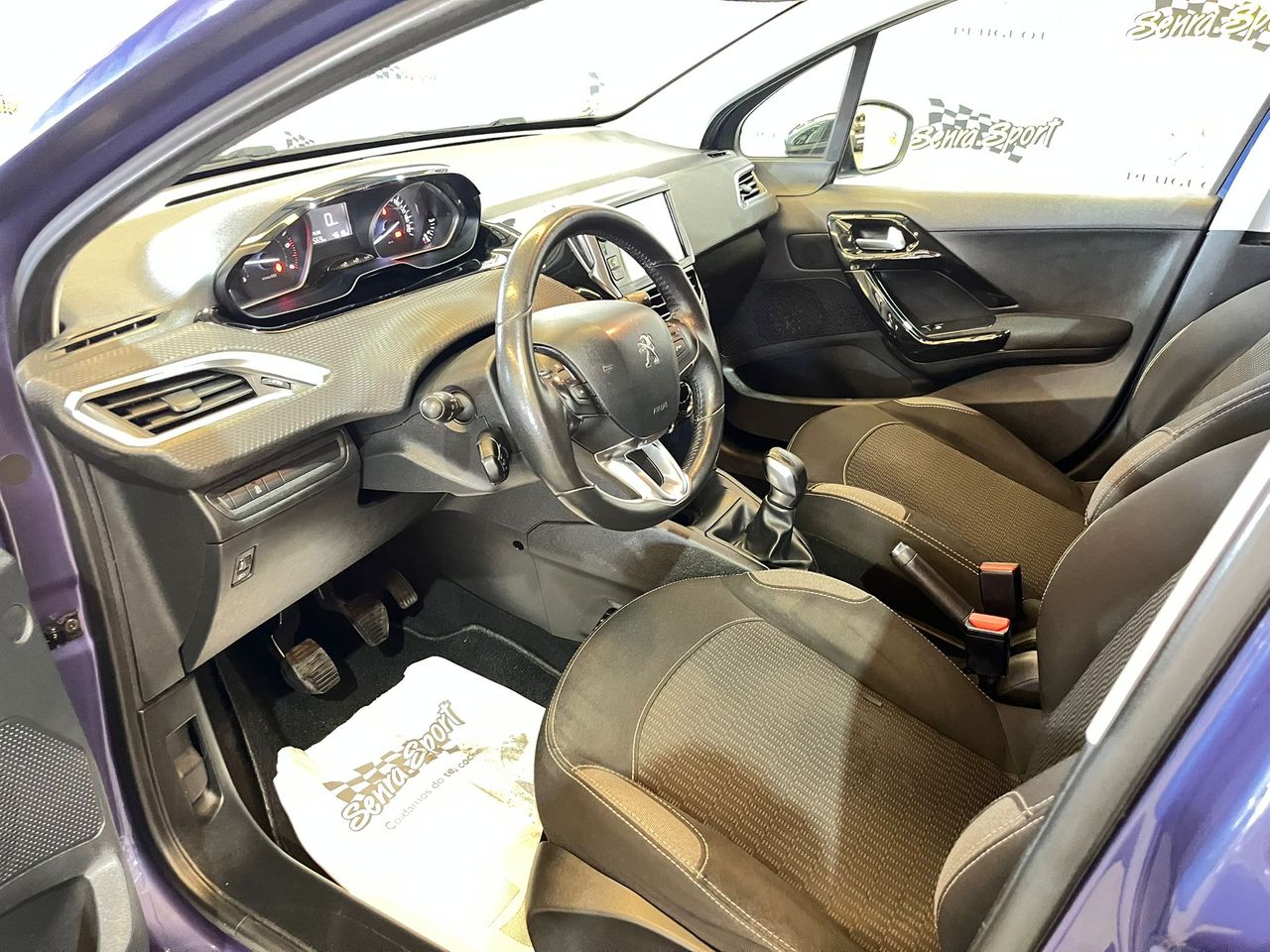 Peugeot 208 5P STYLE 1.6 BlueHDi 55KW (75CV) - Foto 10