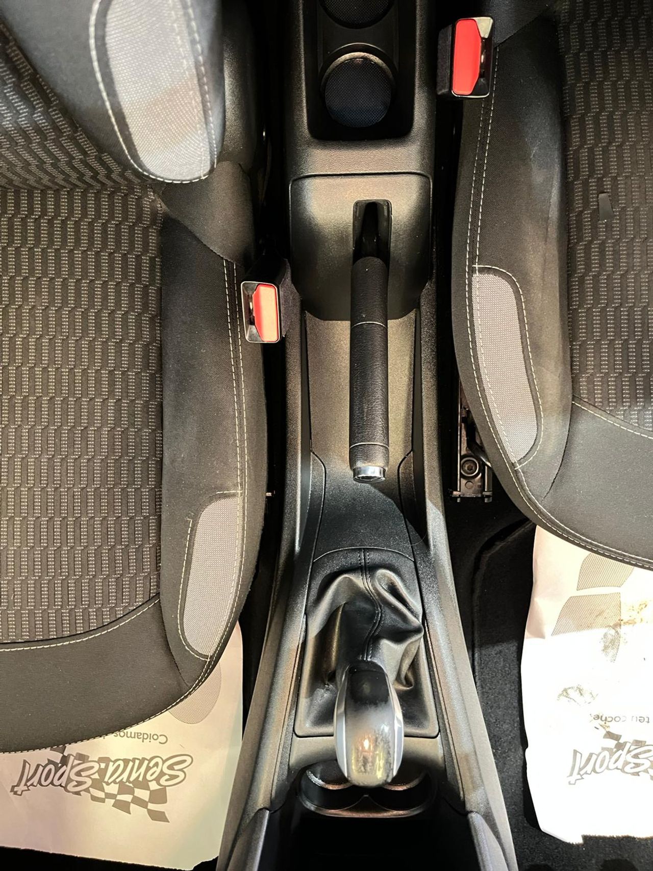 Peugeot 208 5P STYLE 1.6 BlueHDi 55KW (75CV) - Foto 17