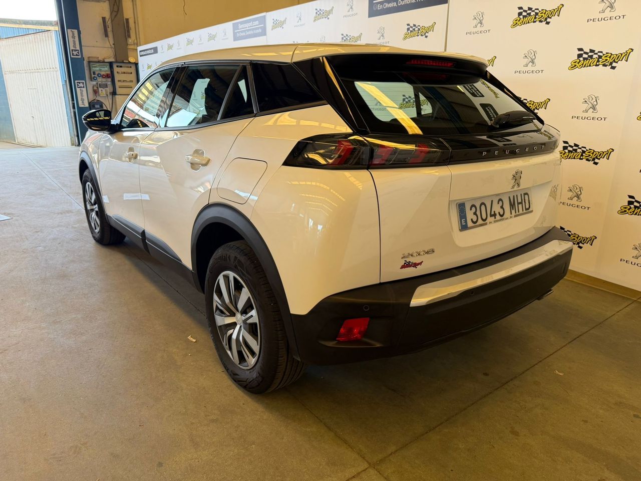 Peugeot 2008 Active Pack BlueHDI 130 S&S EAT8 - Foto 6