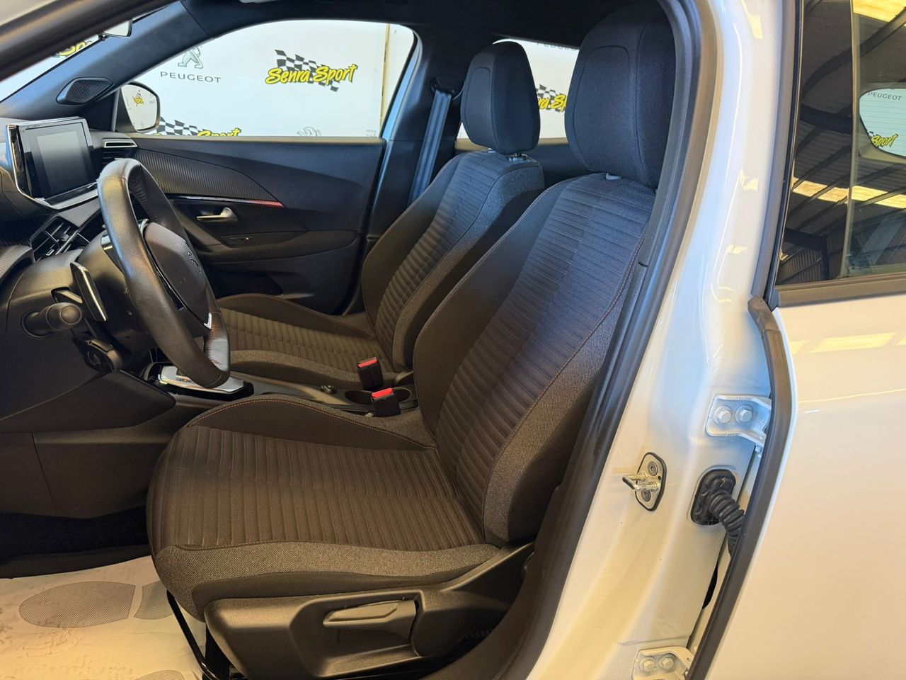 Peugeot 2008 Active Pack BlueHDI 130 S&S EAT8 - Foto 9