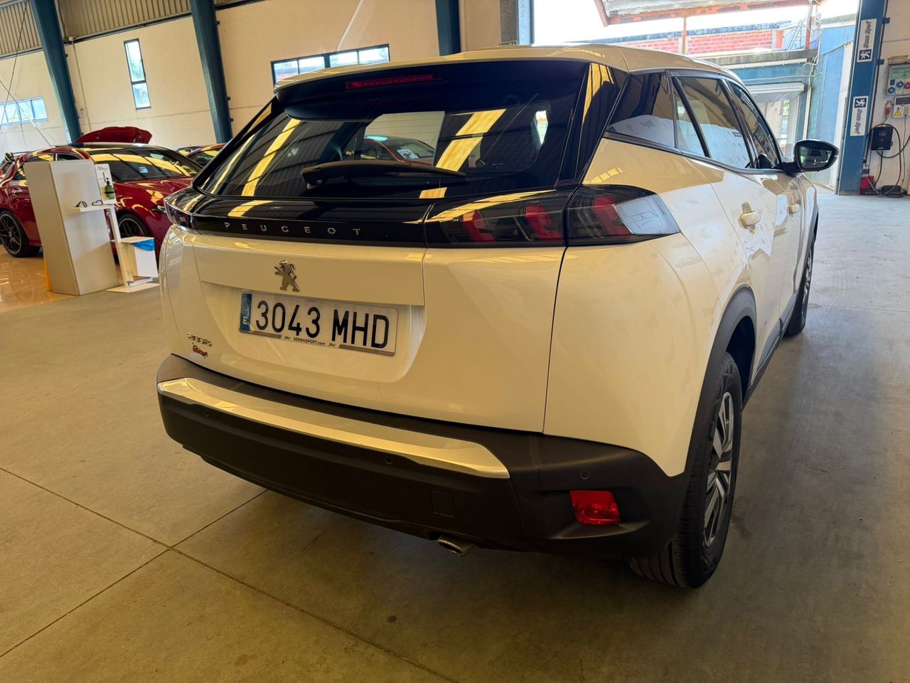 Peugeot 2008 Active Pack BlueHDI 130 S&S EAT8 - Foto 8