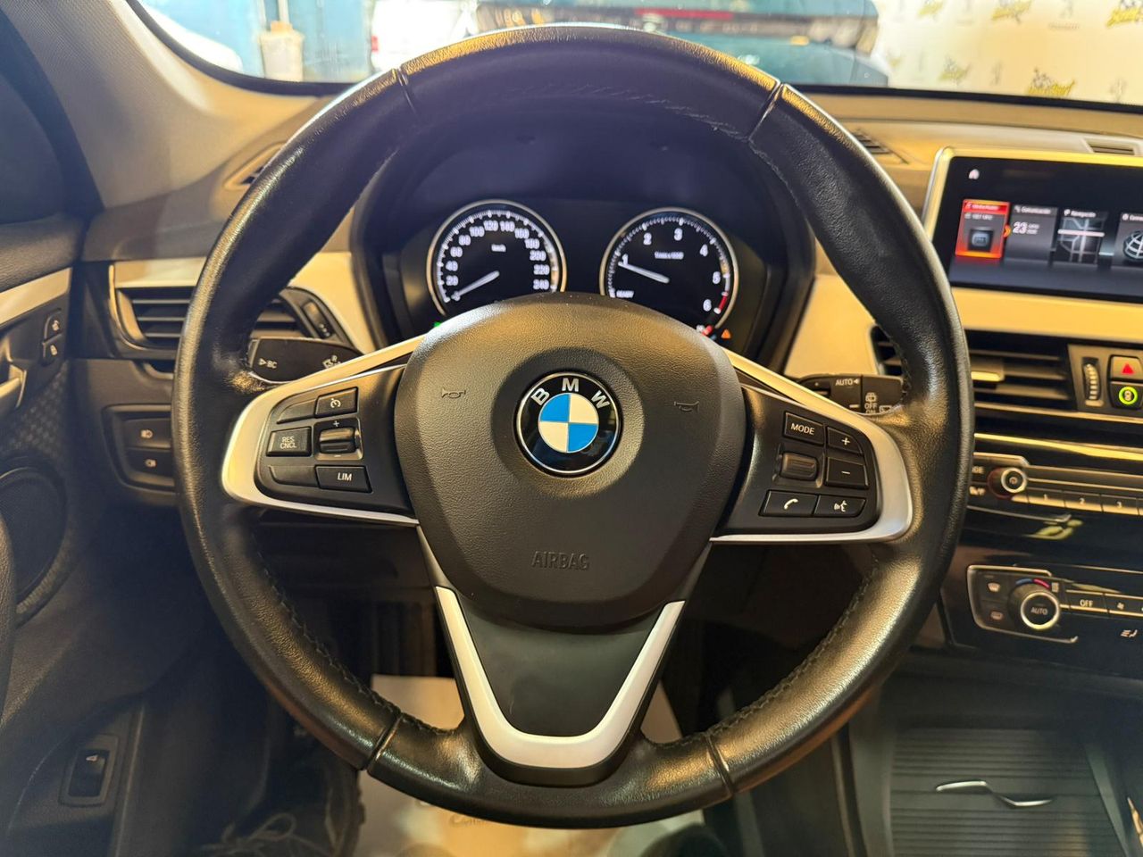 BMW X1 sDrive18dA Corporate - Foto 23