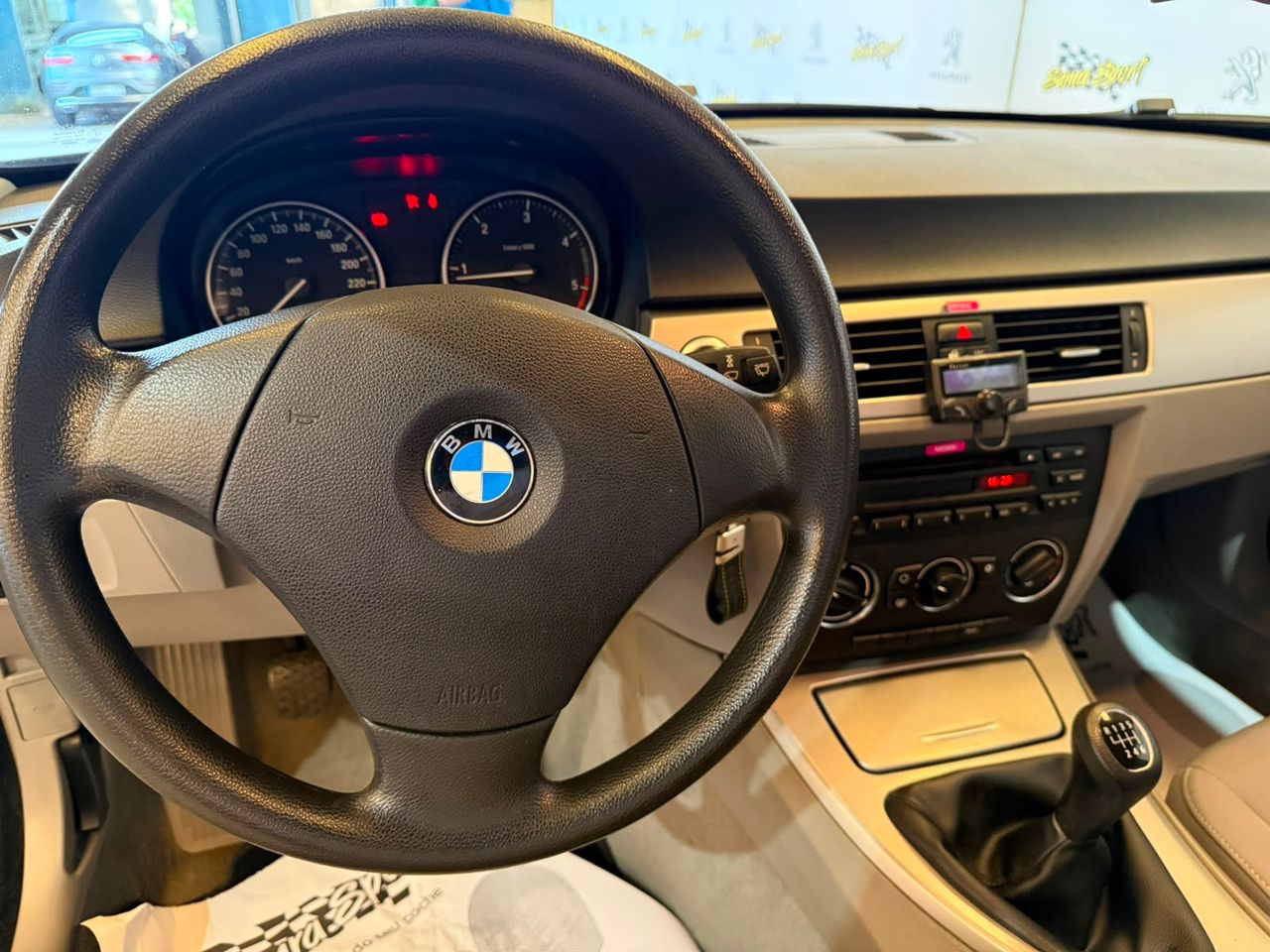 BMW Serie 3 318d - Foto 9