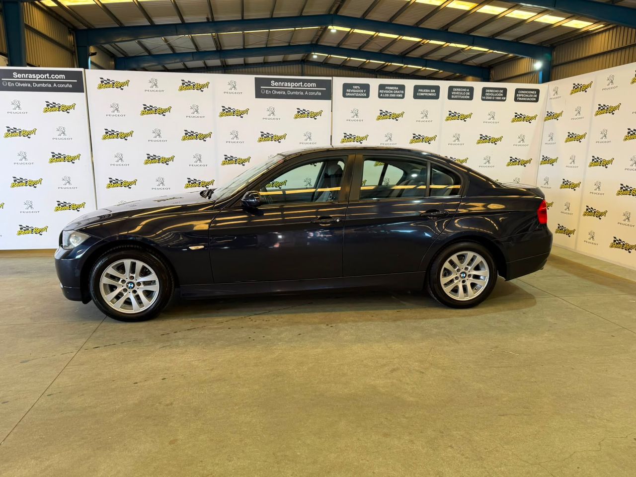 BMW Serie 3 318d - Foto 3