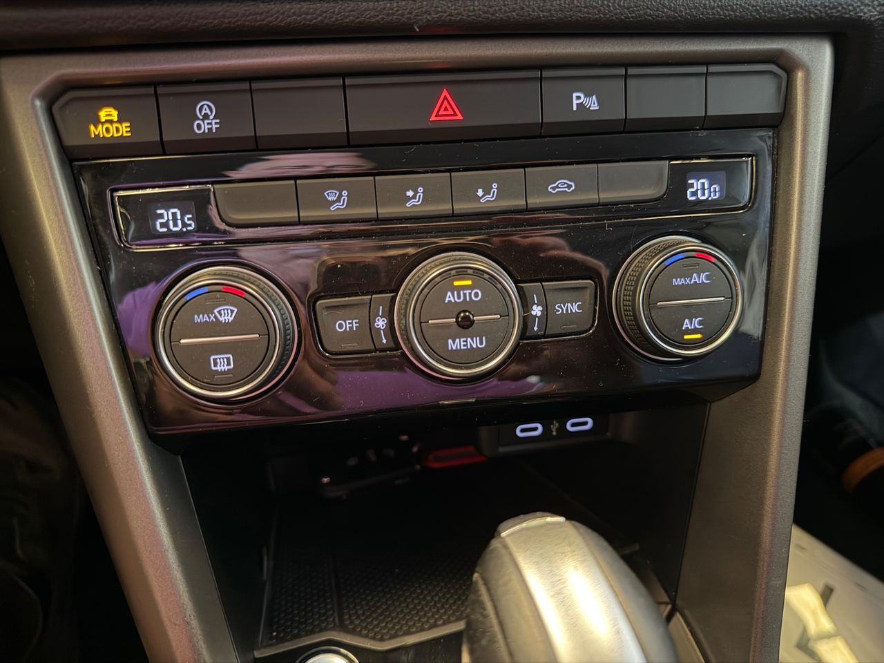 Volkswagen T-Roc Advance R-Line 1.5 TSI 110kW (150CV) DSG - Foto 17