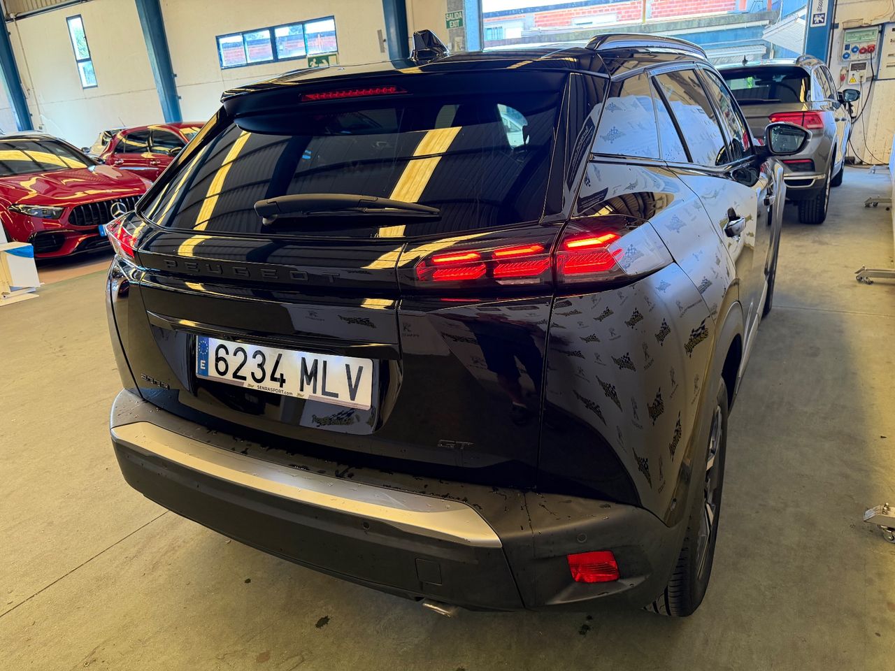 Peugeot 2008 GT BlueHDI 130 S&S EAT8 - Foto 6