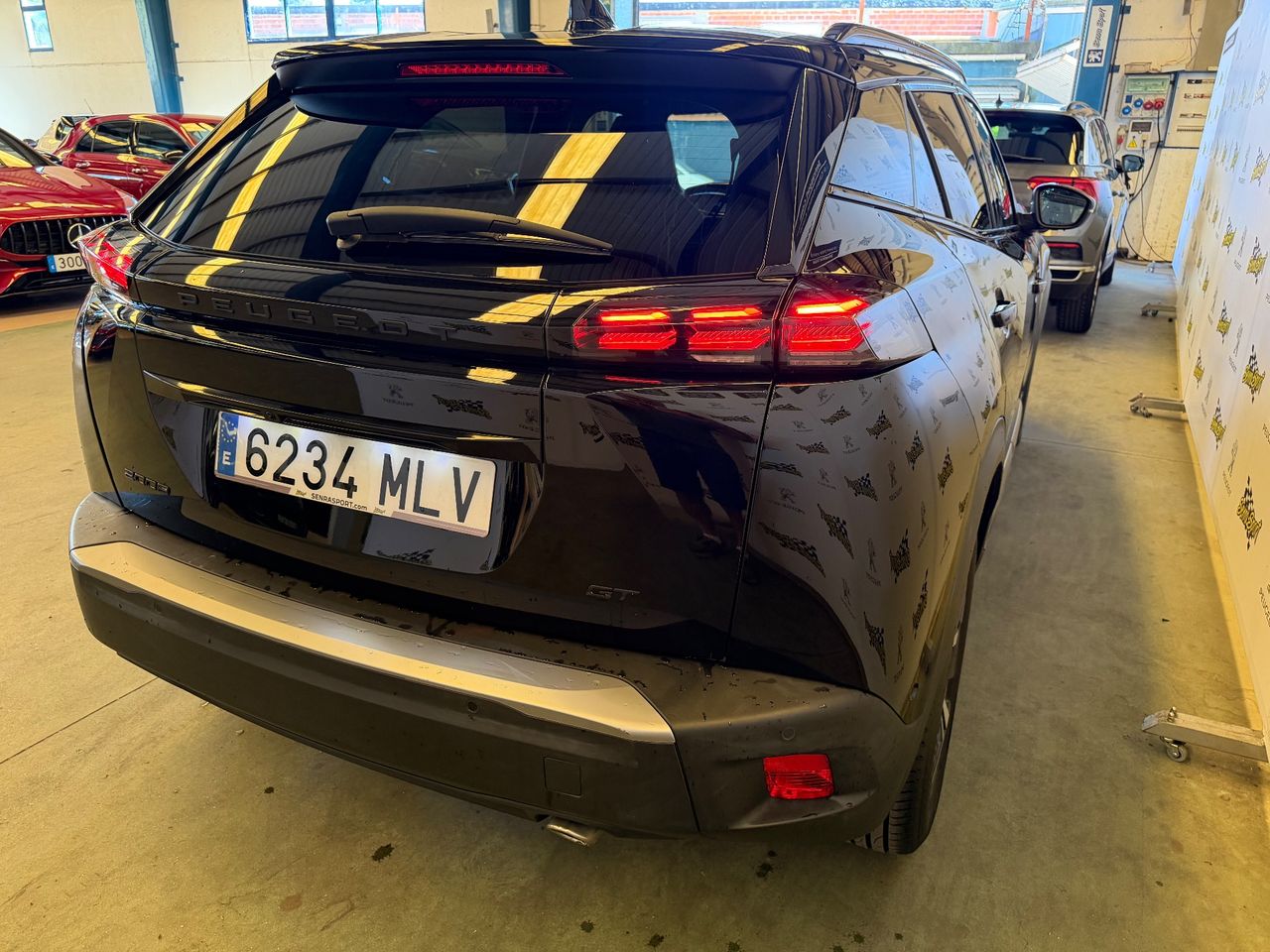 Peugeot 2008 GT BlueHDI 130 S&S EAT8 - Foto 8