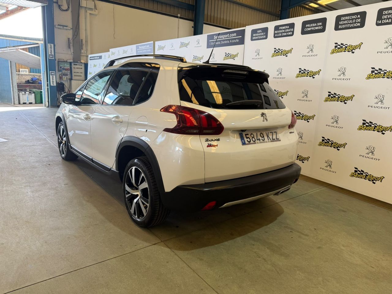 Peugeot 2008 GT Line BlueHDi 88KW (120CV) Auto - Foto 7