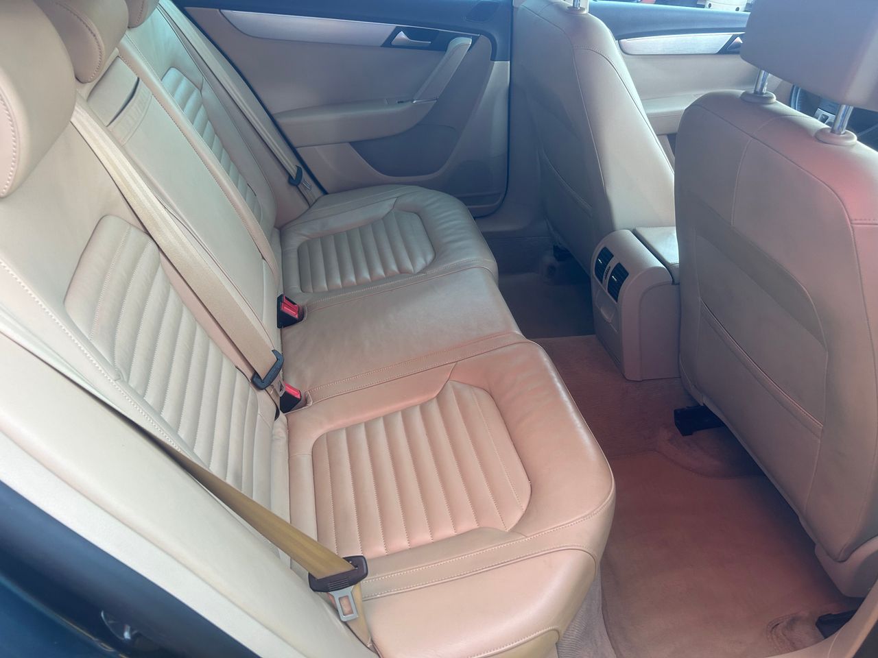 Volkswagen Passat 2.0 TDI - foto 21