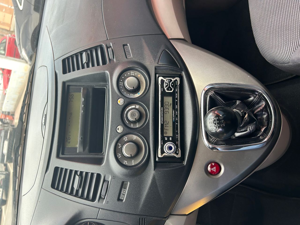 Mitsubishi Grandis 2.0 CRDI - foto 7