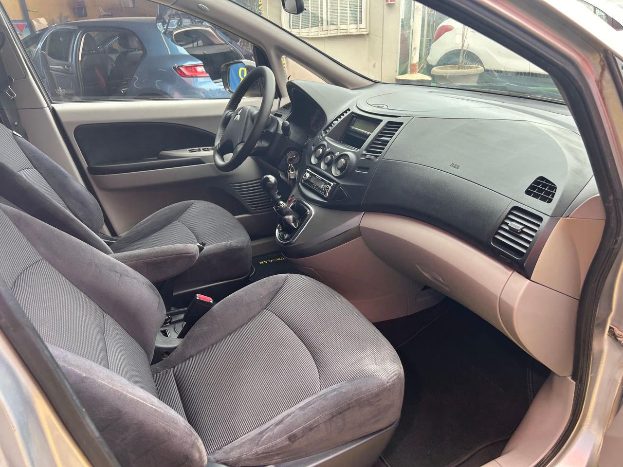 Mitsubishi Grandis 2.0 CRDI - foto 20