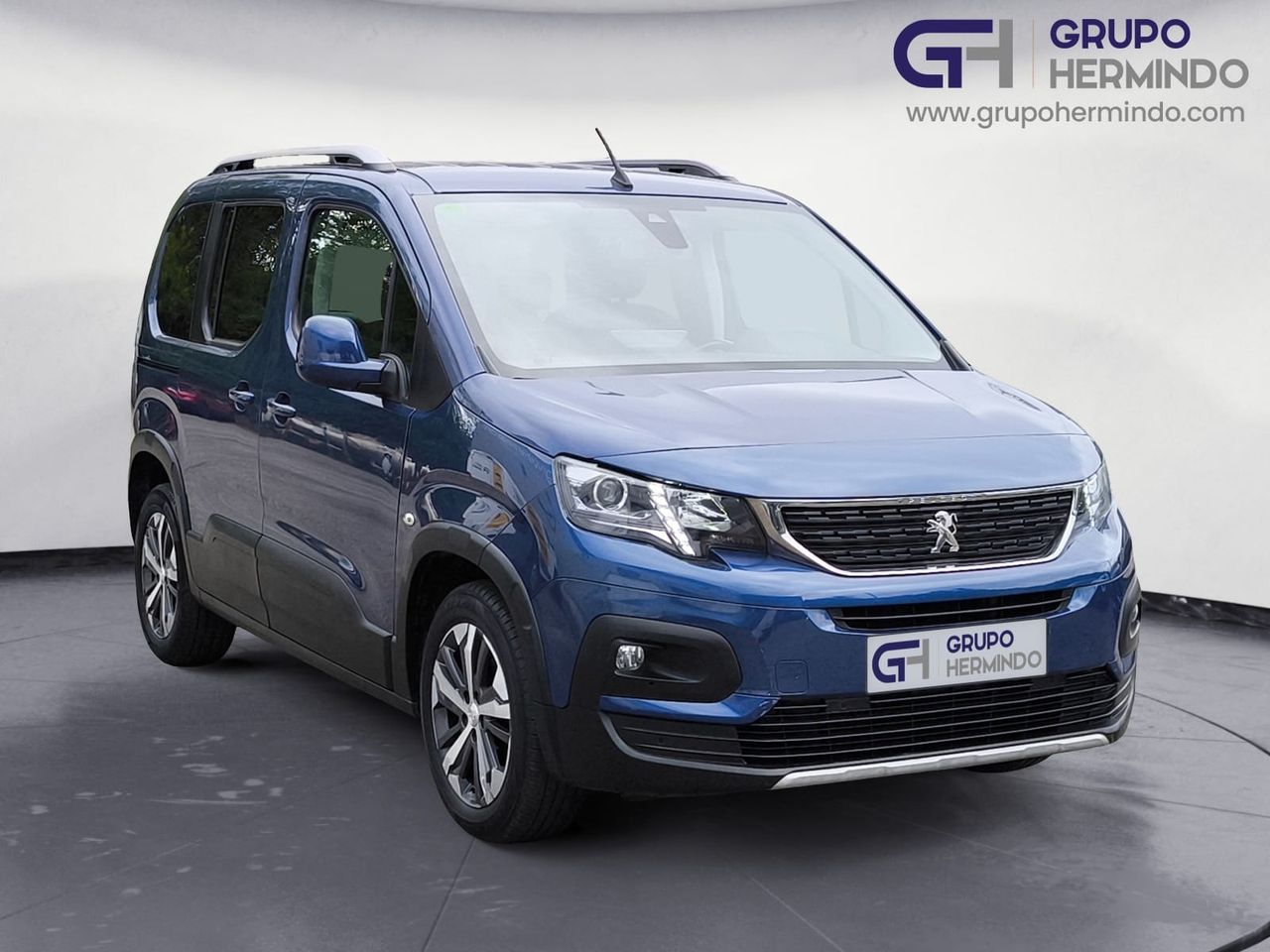 Local comercial con aseo  de segunda mano - peugeot rifter 2019 /