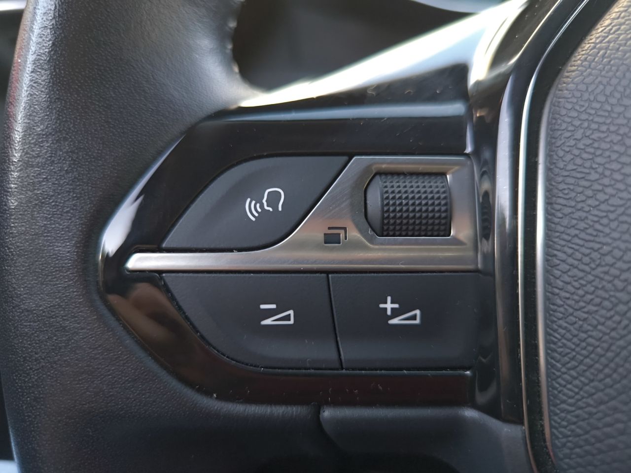 Peugeot e-2008 ALLURE ELECTRICO  - Foto 2