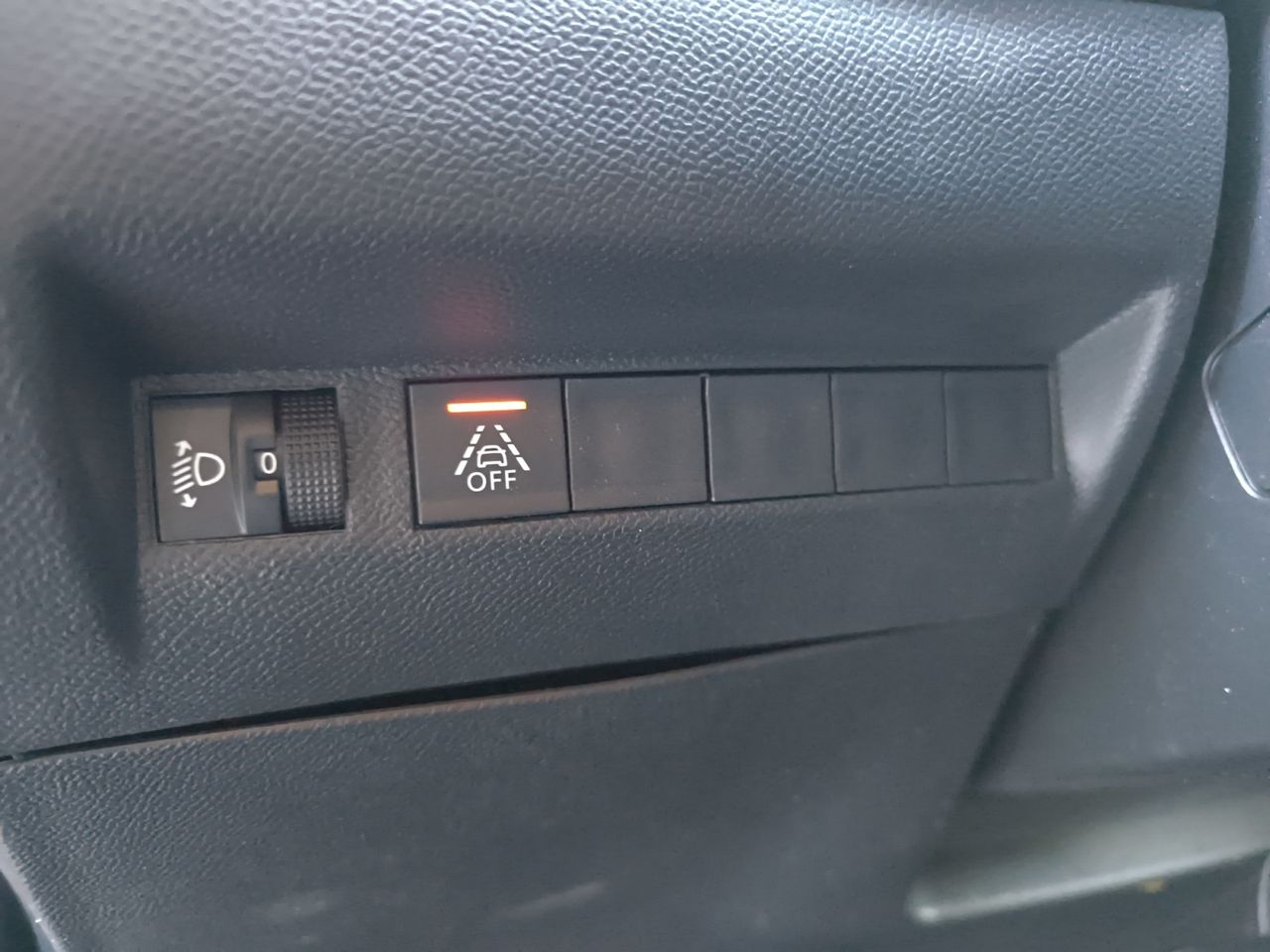 Peugeot 2008 ALLURE PACK BLUE HDI 110 CV  - Foto 2