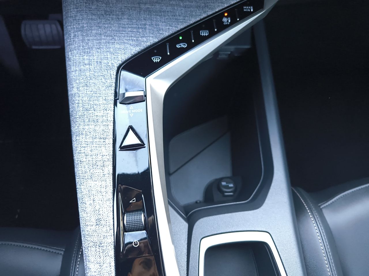 Peugeot 5008 ALLURE HYBRID 145 e DCS6  - Foto 2