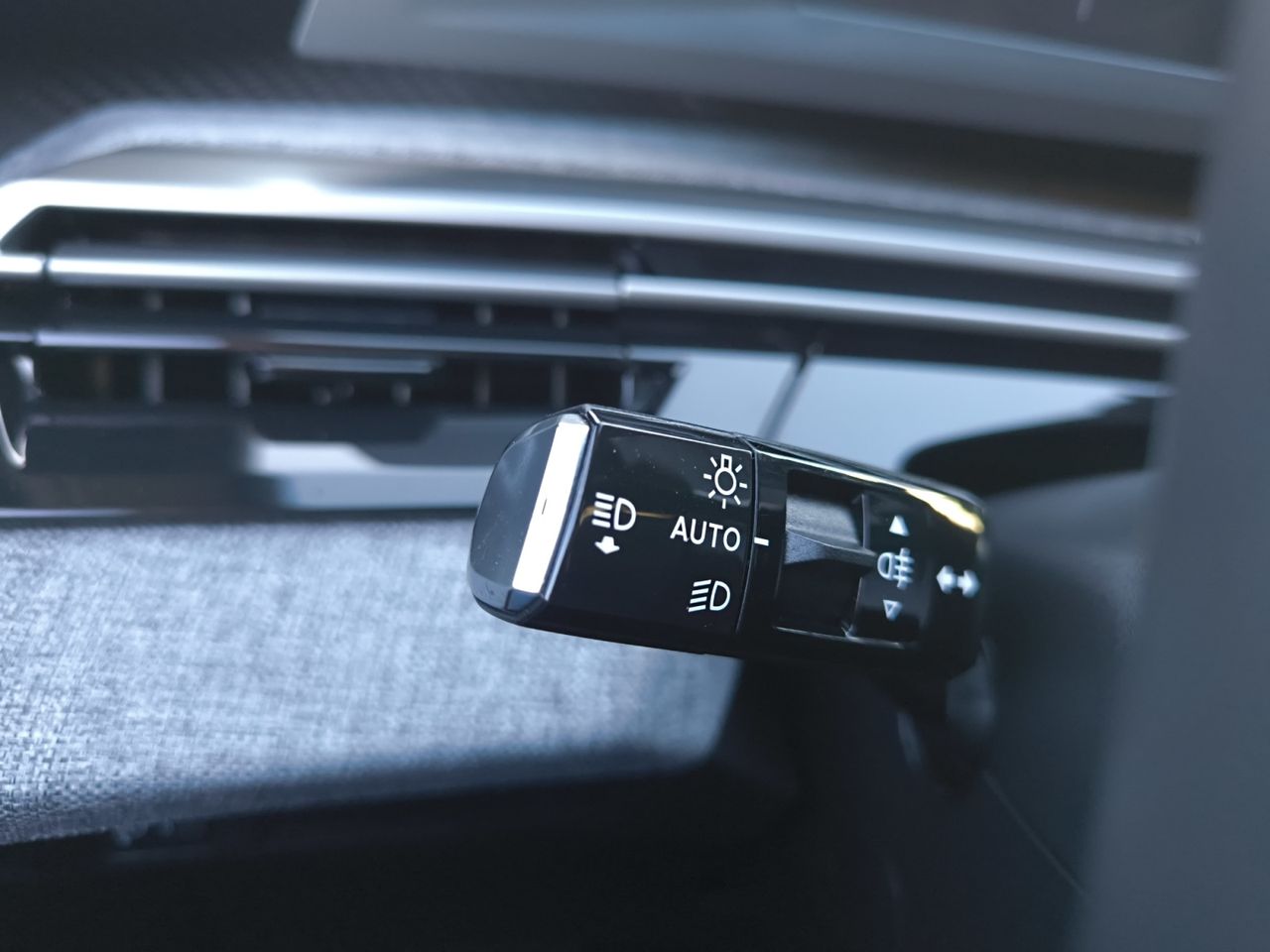 Peugeot 5008 ALLURE HYBRID 145 e DCS6  - Foto 2