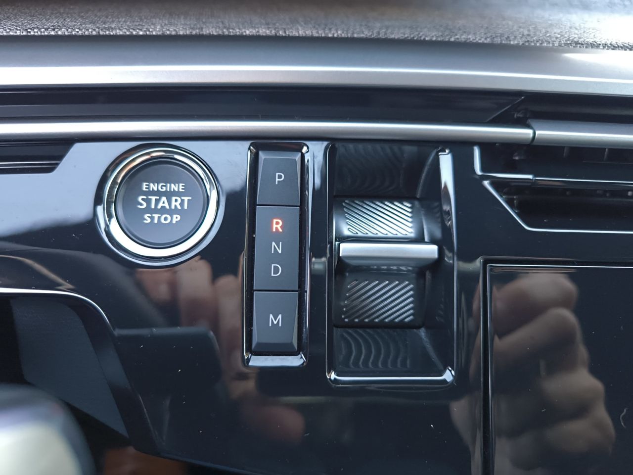 Peugeot 5008 ALLURE HYBRID 145 e DCS6  - Foto 2