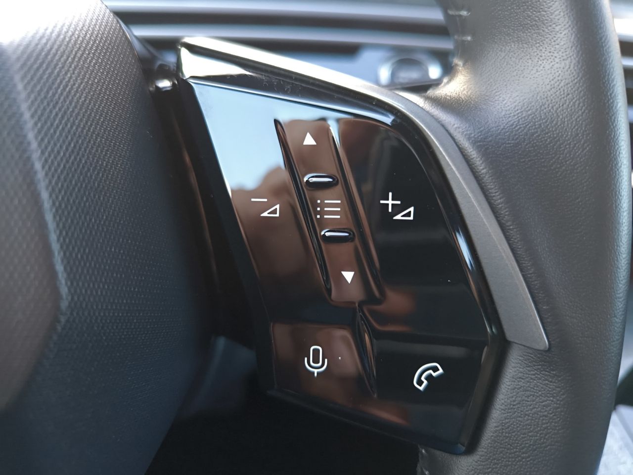 Peugeot 3008 Hybrid ALLURE HYBRID 145 eDCS6  - Foto 2