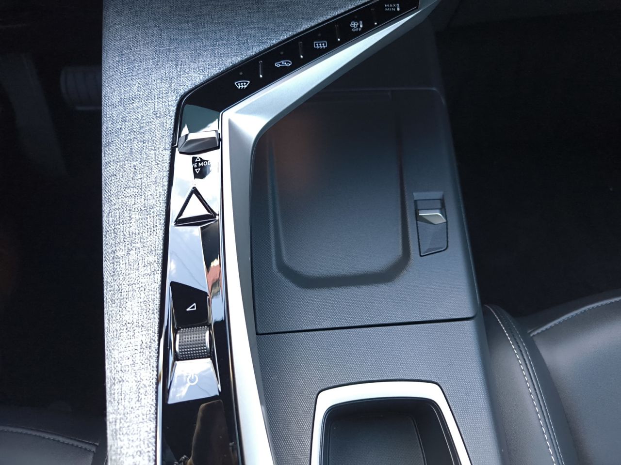 Peugeot 3008 Hybrid ALLURE HYBRID 145 eDCS6  - Foto 2