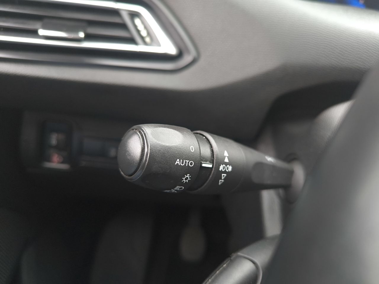 Peugeot 308 ACTIVE PACK BLUE HDI 100 CV  - Foto 2