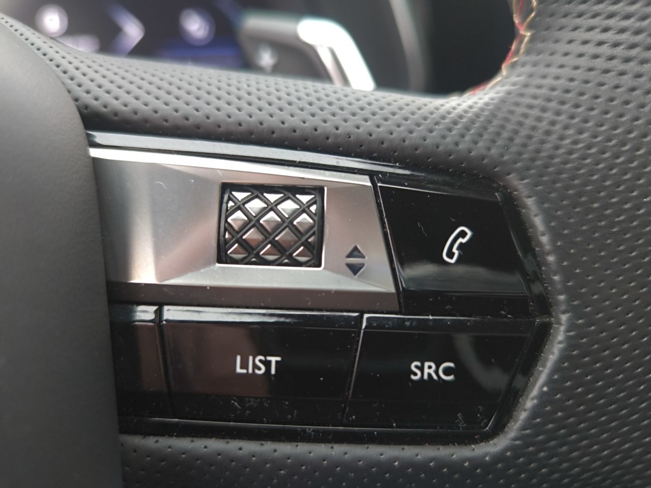 DS DS 7 CROSSBACK E TENSE 225 PERFORMANCE LINE  - Foto 2