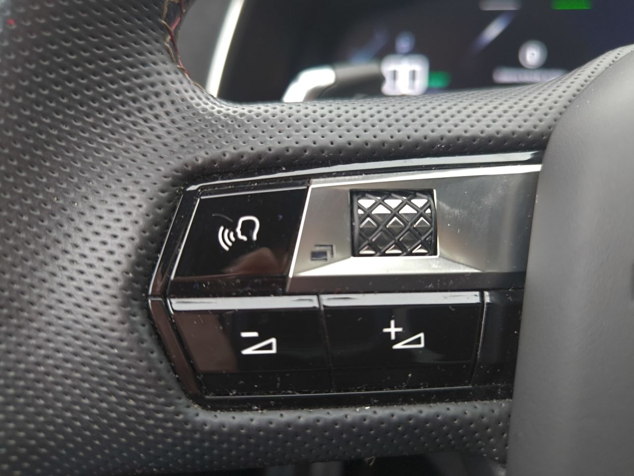 DS DS 7 CROSSBACK E TENSE 225 PERFORMANCE LINE  - Foto 2