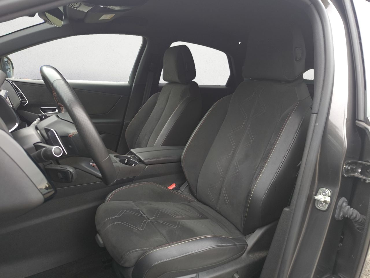 DS DS 7 CROSSBACK E TENSE 225 PERFORMANCE LINE  - Foto 2