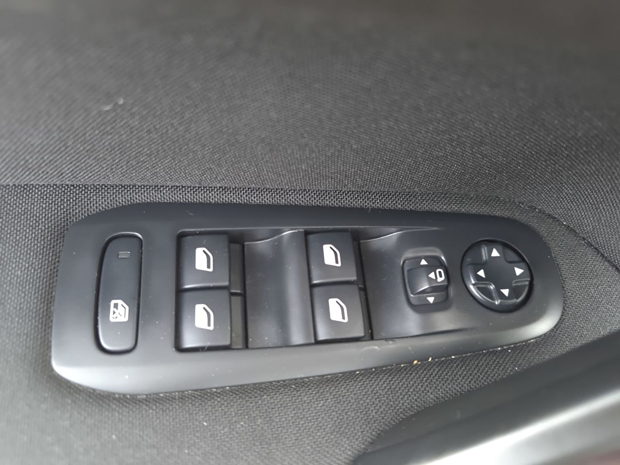 Peugeot 308 ACTIVE PACK BLUE HDI 100 CV  - Foto 2